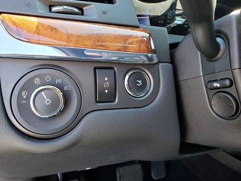 Used 2014 Lincoln MKS w/ Equipment Group 101A FWD image 19