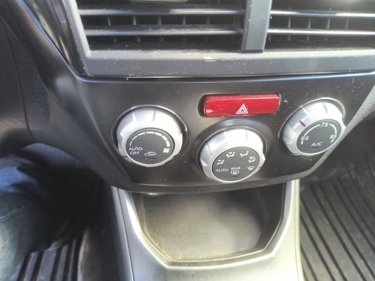 Used 2011 Subaru Impreza WRX Sedan AWD/4WD image 35