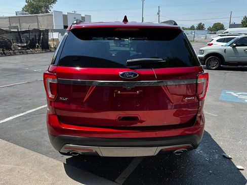 Used 2017 Ford Explorer XLT w/ Equipment Group 202A AWD/4WD image 6