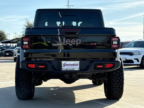 Used 2025 Jeep Gladiator Mojave AWD/4WD image 8