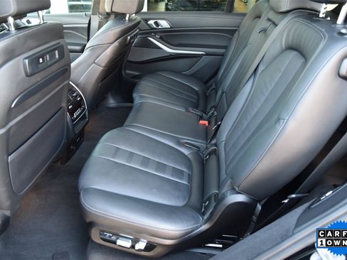 Used 2022 BMW X7 M50i w/ Cold Weather Package image 9