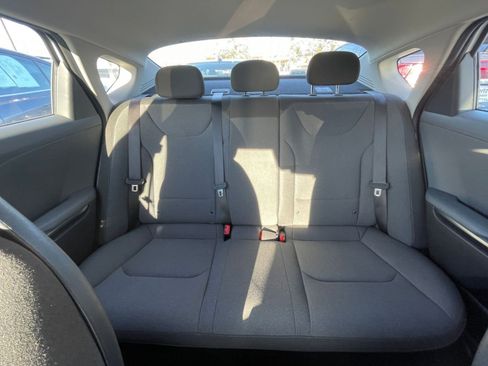 Used 2025 Kia K4 LXS image 37