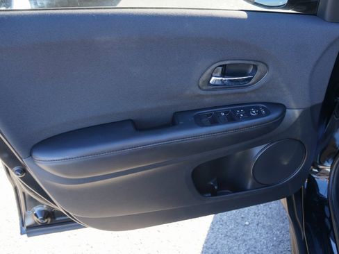 Used 2019 Honda HR-V LX image 12