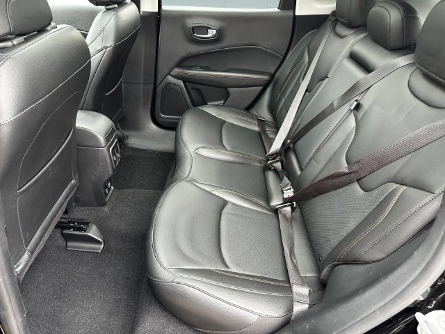 Used 2020 Jeep Compass Limited w/ Premium Lighting Group AWD/4WD image 25