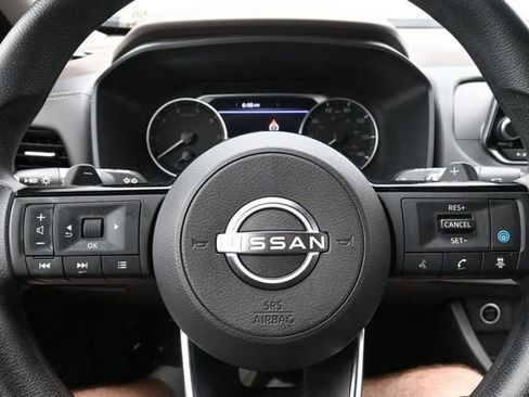 Used 2023 Nissan Rogue SV FWD image 35