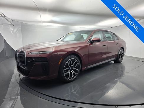 Certified 2023 BMW 760i xDrive AWD/4WD image 8