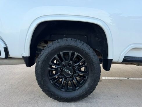 Used 2023 Chevrolet Silverado 2500 High Country w/ Z71 Off-Road Package AWD/4WD image 10