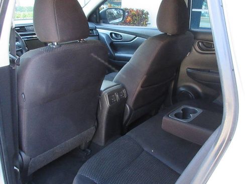 Used 2019 Nissan Rogue Sport S image 14