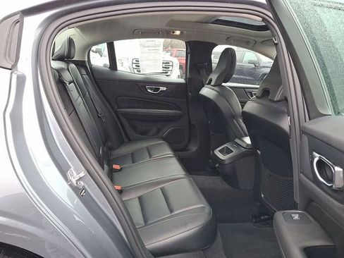 Used 2019 Volvo S60 T6 Momentum w/ Multimedia Package image 26