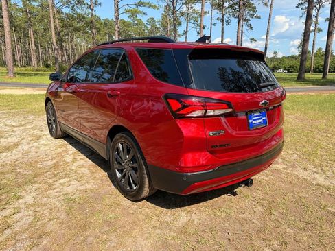 Used 2023 Chevrolet Equinox RS w/ RS Leather Package FWD image 3