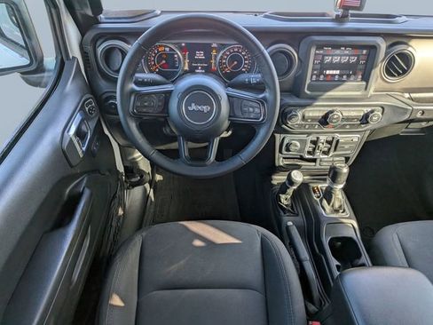 Used 2022 Jeep Wrangler Unlimited Sport image 16