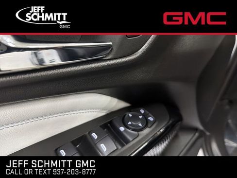 Certified 2025 Chevrolet Trax LT w/ LT Convenience Package FWD image 18
