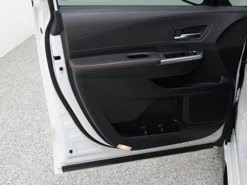 Used 2023 Toyota Sienna XSE FWD image 12