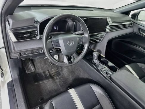 Used 2025 Toyota Camry SE FWD image 18
