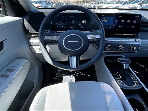 Certified 2024 Hyundai Kona SE FWD image 7