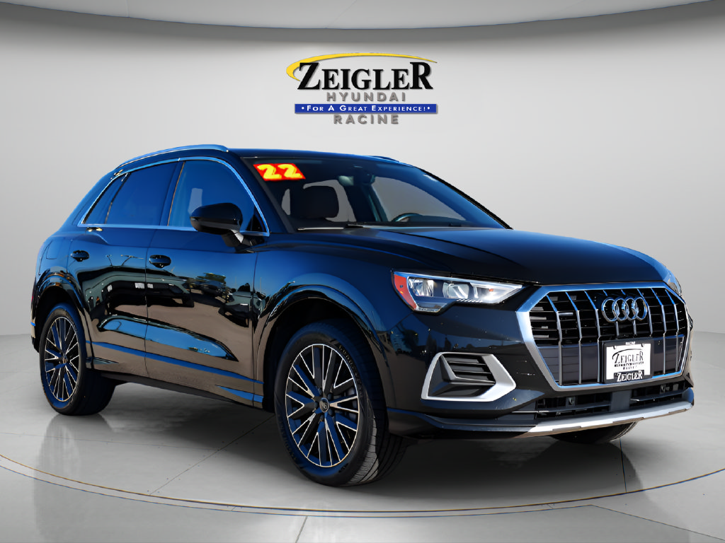 Used 2022 Audi Q3 2.0T Premium w/ Convenience Package AWD/4WD image 1