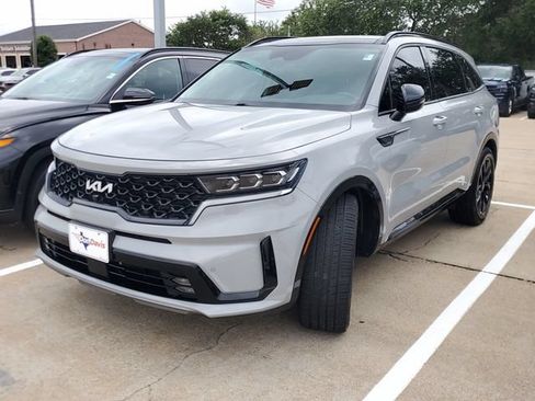 Used 2022 Kia Sorento SX FWD image 2