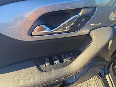 New 2025 Chevrolet Blazer LT w/ Convenience Package image 24