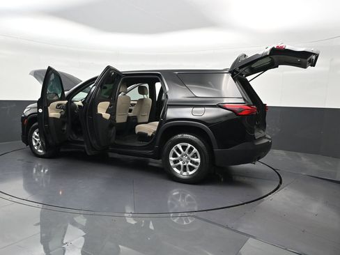 Used 2023 Chevrolet Traverse LS FWD image 39