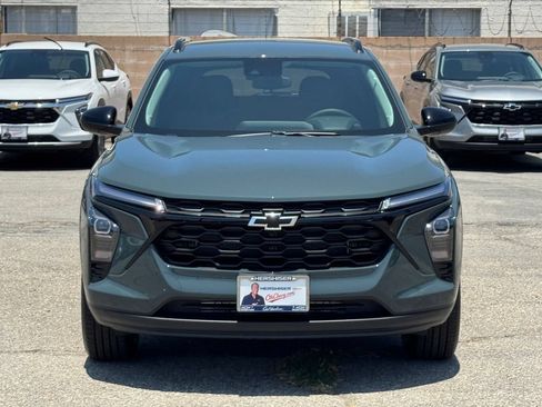 New 2026 Chevrolet Trax LT w/ Driver Confidence Package FWD image 2