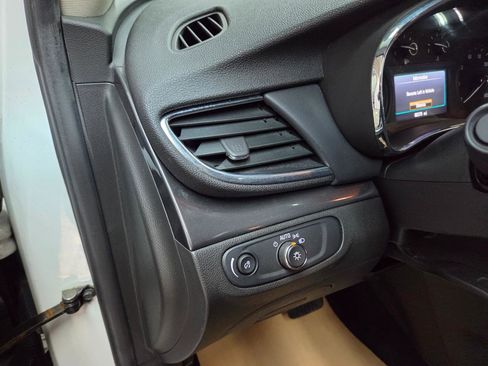 Used 2017 Buick Encore Preferred image 31