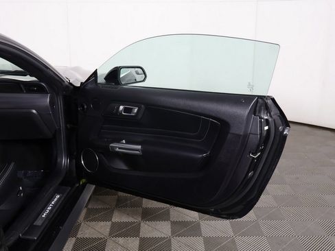 Used 2018 Ford Mustang GT Premium w/ Equipment Group 401A RWD image 17