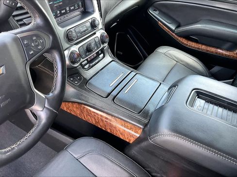 Used 2019 Chevrolet Tahoe Premier RWD image 16