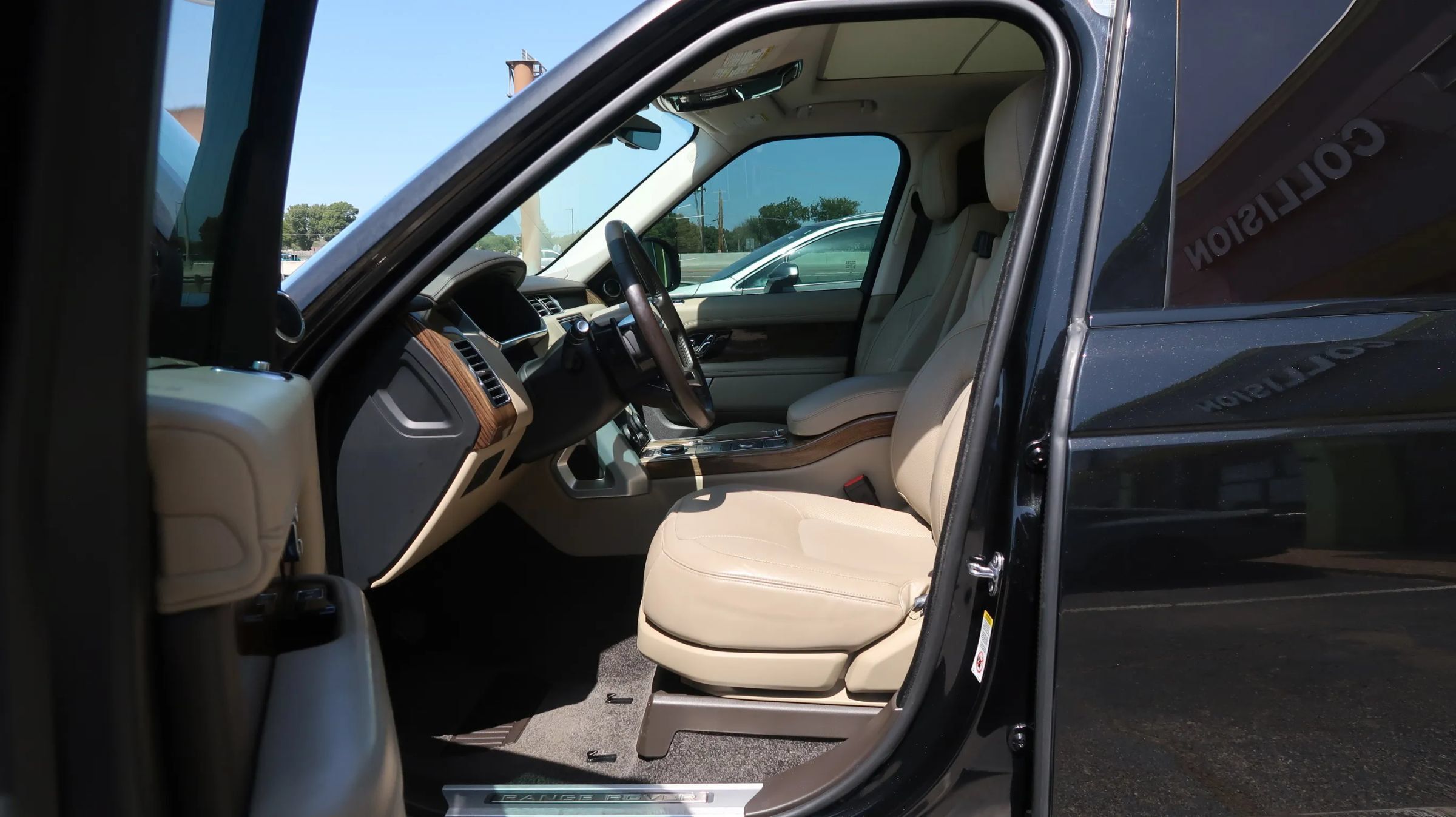 Used 2018 Land Rover Range Rover HSE AWD/4WD image 17