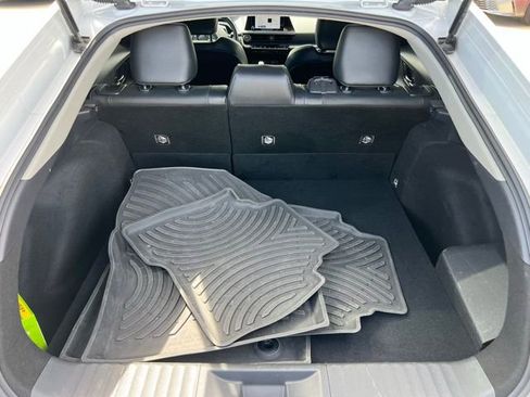 Used 2023 Toyota Prius XLE FWD image 37