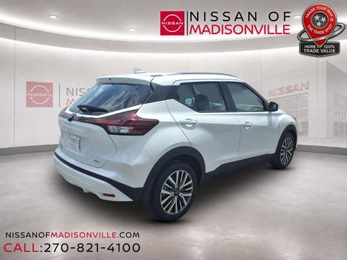 Used 2023 Nissan Kicks SV FWD image 2