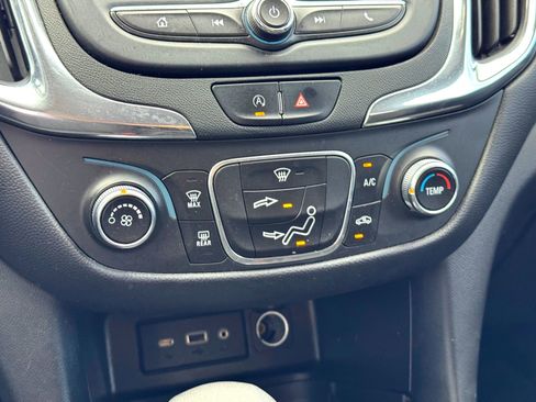 Used 2023 Chevrolet Equinox LT image 25