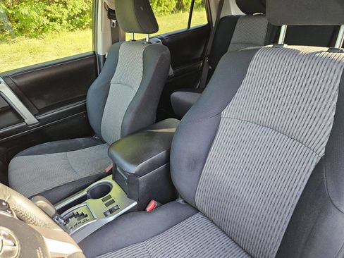 Used 2016 Toyota 4Runner SR5 AWD/4WD image 13