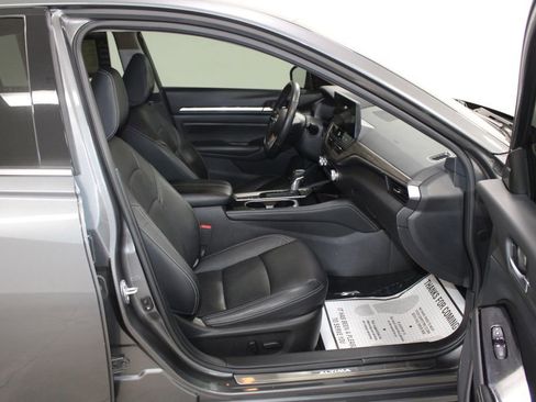 Used 2024 Nissan Altima 2.5 SL image 27