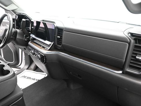 Used 2022 Chevrolet Silverado 1500 LT image 23