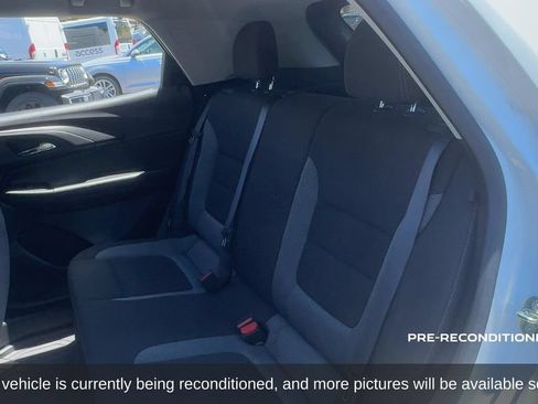 Used 2023 Chevrolet TrailBlazer LT w/ Convenience Package FWD image 12