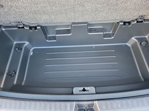 Used 2025 Buick Enclave Preferred w/ Power Package image 18