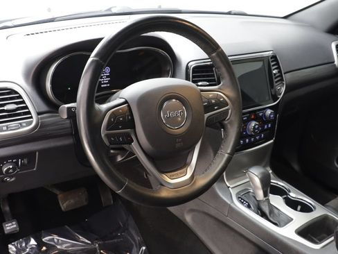 Used 2019 Jeep Grand Cherokee Altitude AWD/4WD image 7