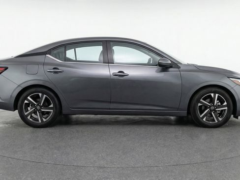 Used 2025 Nissan Sentra SV FWD image 11