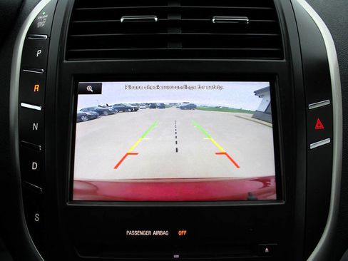 Used 2015 Lincoln MKC AWD w/ Equipment Group 101A Select image 17