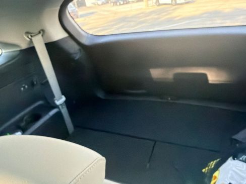 Used 2025 Kia Sorento S w/ Panoramic Sunroof Package FWD image 9
