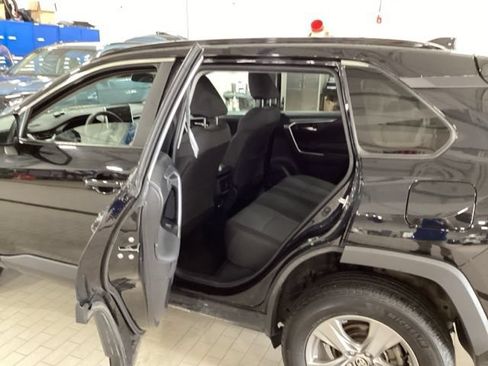 Used 2025 Toyota RAV4 XLE AWD/4WD image 12