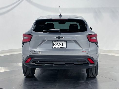 Used 2024 Chevrolet Trax RS FWD image 12