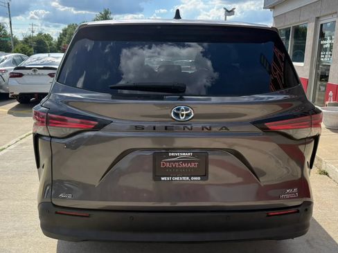 Used 2021 Toyota Sienna XLE AWD/4WD image 8