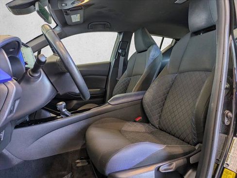 Used 2021 Toyota C-HR XLE FWD image 15