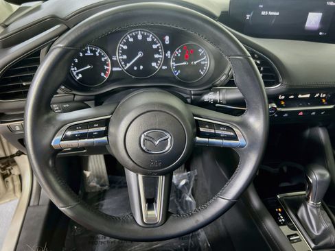 Used 2023 MAZDA MAZDA3 s FWD image 11