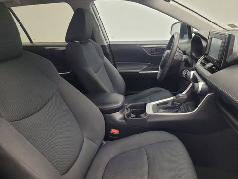 Used 2021 Toyota RAV4 LE FWD image 21