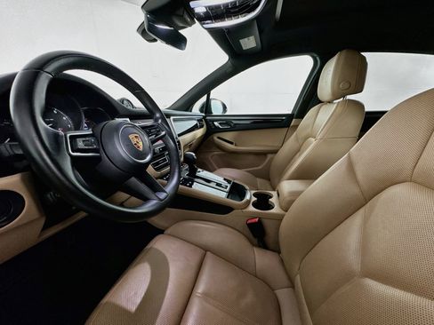 Used 2023 Porsche Macan AWD/4WD image 19