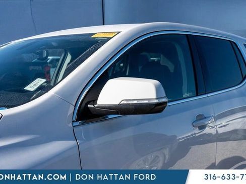 Used 2021 GMC Acadia SLE image 26