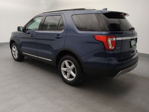 Used 2017 Ford Explorer XLT AWD/4WD image 3
