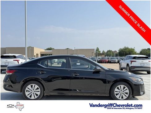 Used 2025 Nissan Sentra S FWD image 3